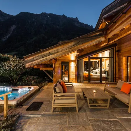 Snowbound Splendor Chalet In Grindelwald Awaits *